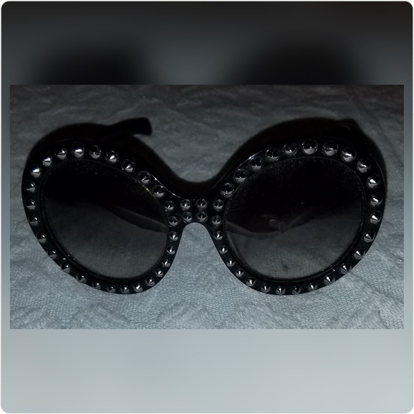 Sunglasses - Picture 2 of 5